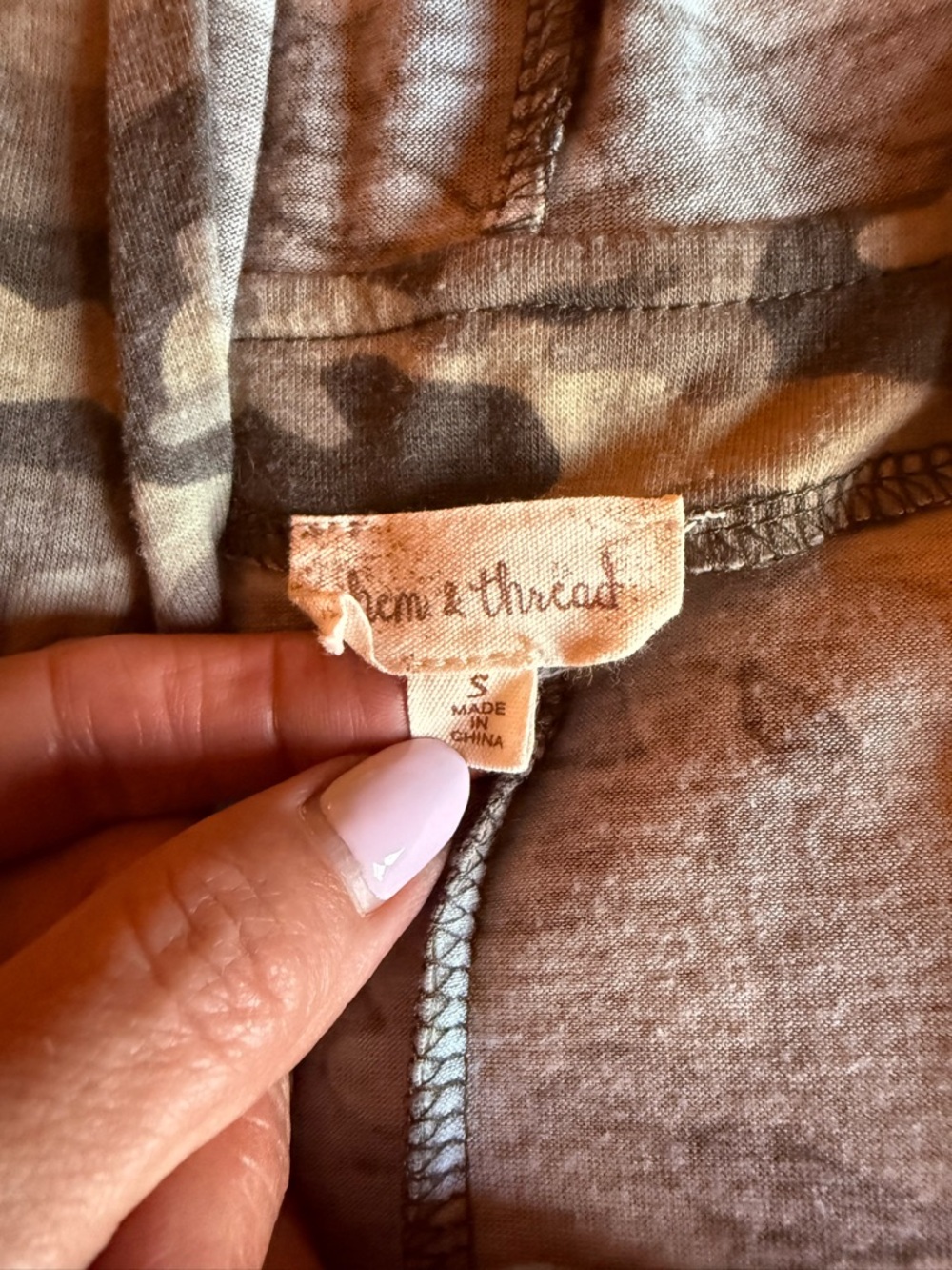 Hem & Thread Neutral Camo Hooded Lace-Up Shift Dress - Picture 6 of 9